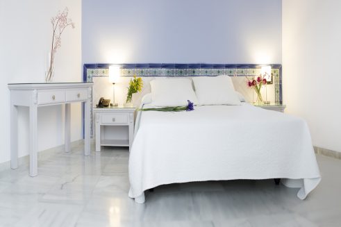 Habitación confort plus en el Hotel Plaza Cavana en Nerja