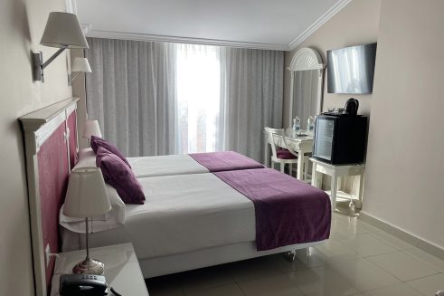 Habitación Terraza en el Hotel Plaza Cavana en Nerja